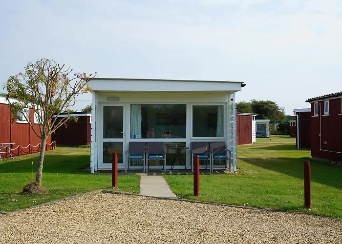 Sea Lavender Holiday Chalet, Close To Sandy Beach